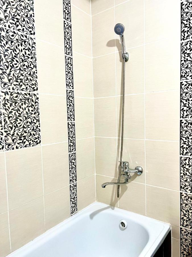 Hyat Apartment Bishkek Esterno foto