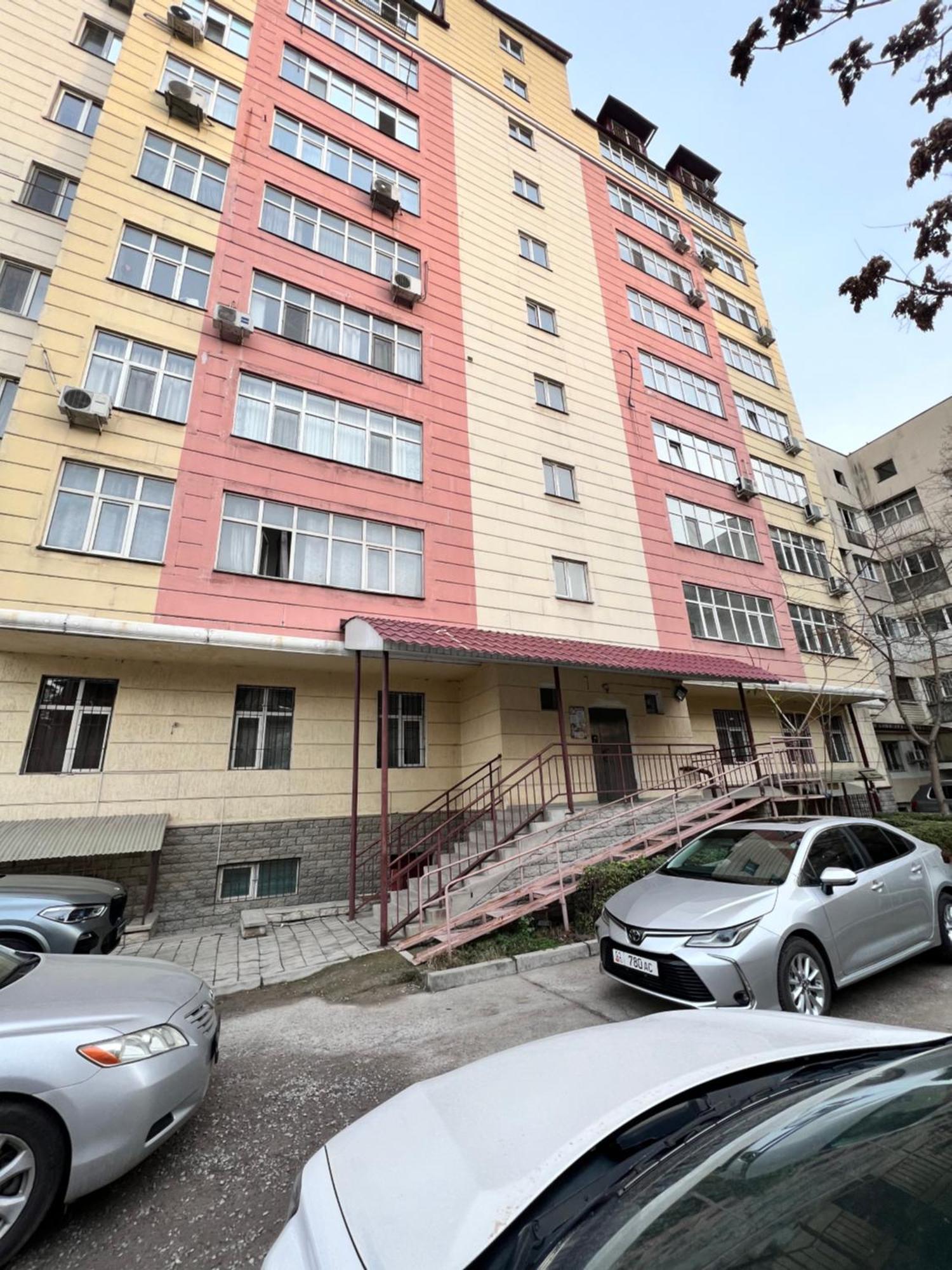 Hyat Apartment Bishkek Esterno foto